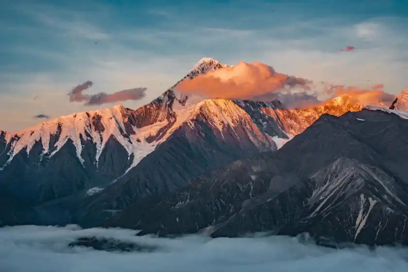 China travel,Sichuan travel,Snow mountain,Hiking adventure,Minya konka