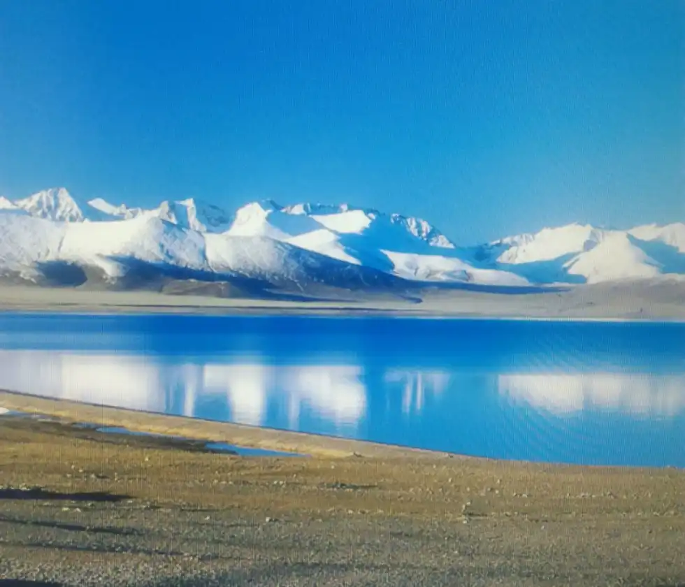 China lake travel, nature adventure, scenic landscapes, wildlife experience,Lake