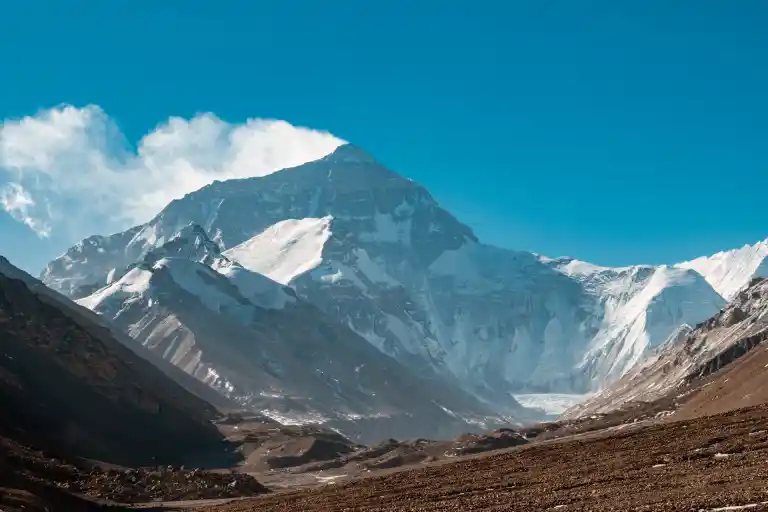 Mount Everest,Himalayas,The highest peak in the world,Adventure travel,Breathtaking views,China travel