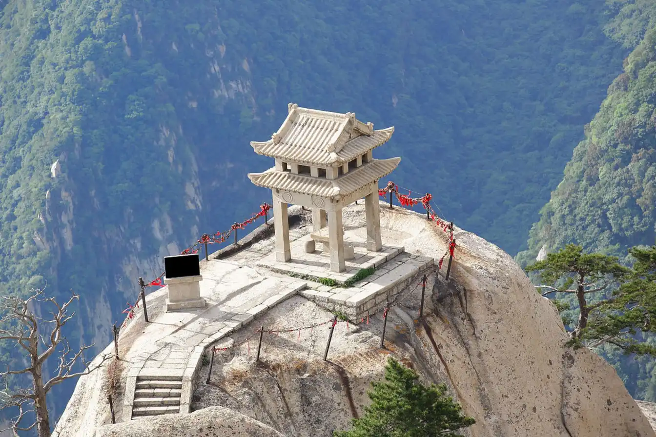 Mount Hua,Shaanxi travel,China travel,Thrilling hikes,Ancient temples,Nature enthusiasts