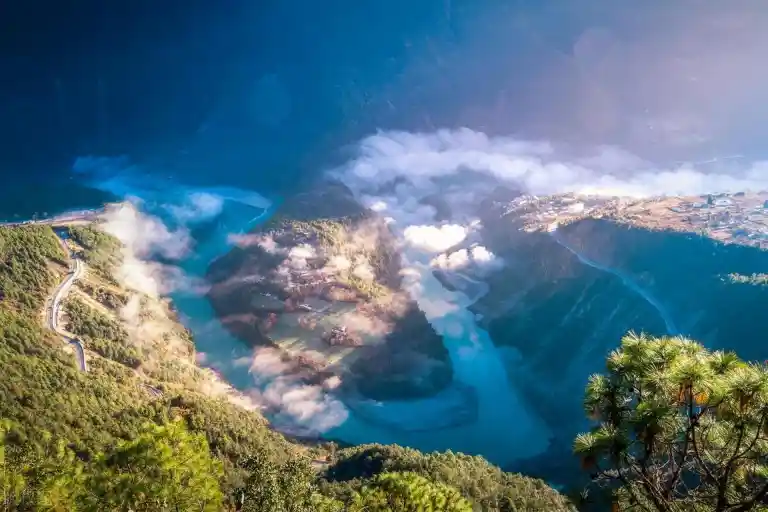 Nujiang Grand Canyon, majestic landscapes, China exploration, adventure travel, scenic beauty