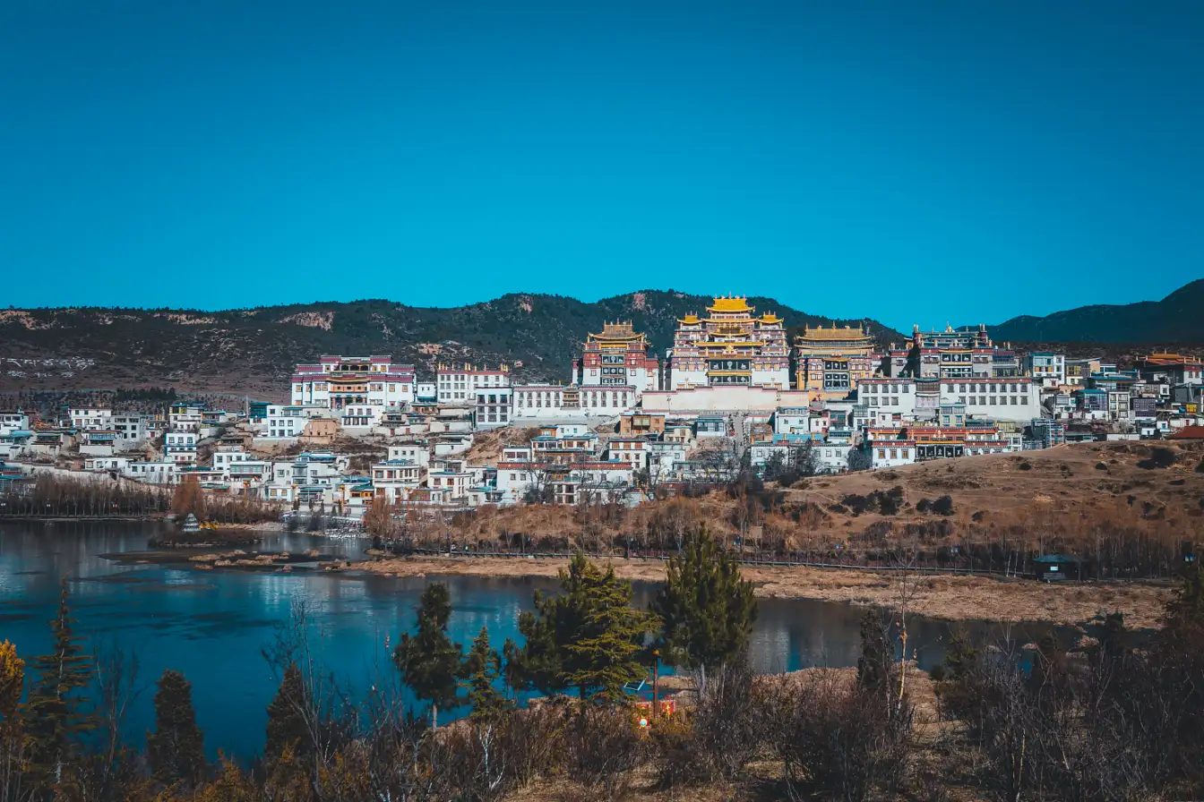 Shangri-La, China adventure travel, Tibetan culture, mountain trekking