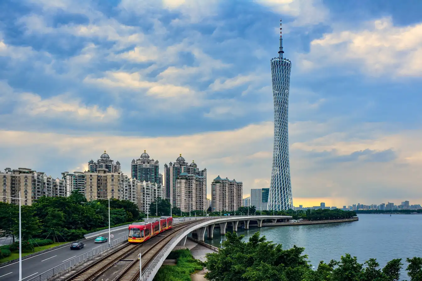 Guangzhou Tower daytime, architectural elegance, modern landmark