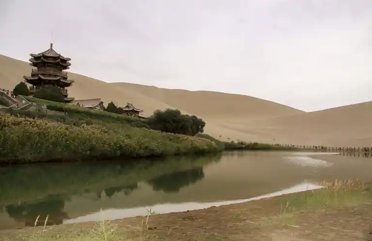 Crescent Lake, Gobi Desert, natural beauty