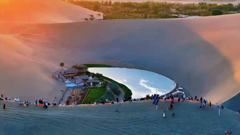 Mingsha Mountain, romantic sunset, China travel,Crescent Lake