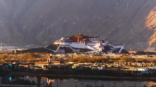 Lhasa travel, Potala Palace, Tibetan culture