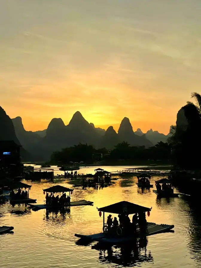 Li River bamboo raft, Li River tour, Li River travel guide, Xingping highlights, Yangshuo travel tips
