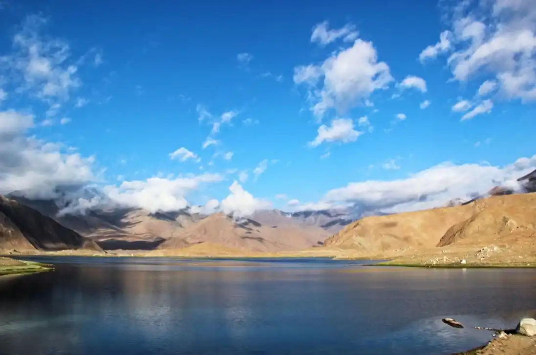Baisha Lake, White Sand Lake, free viewing spots, scenic guide, Xinjiang travel tips, budget travel